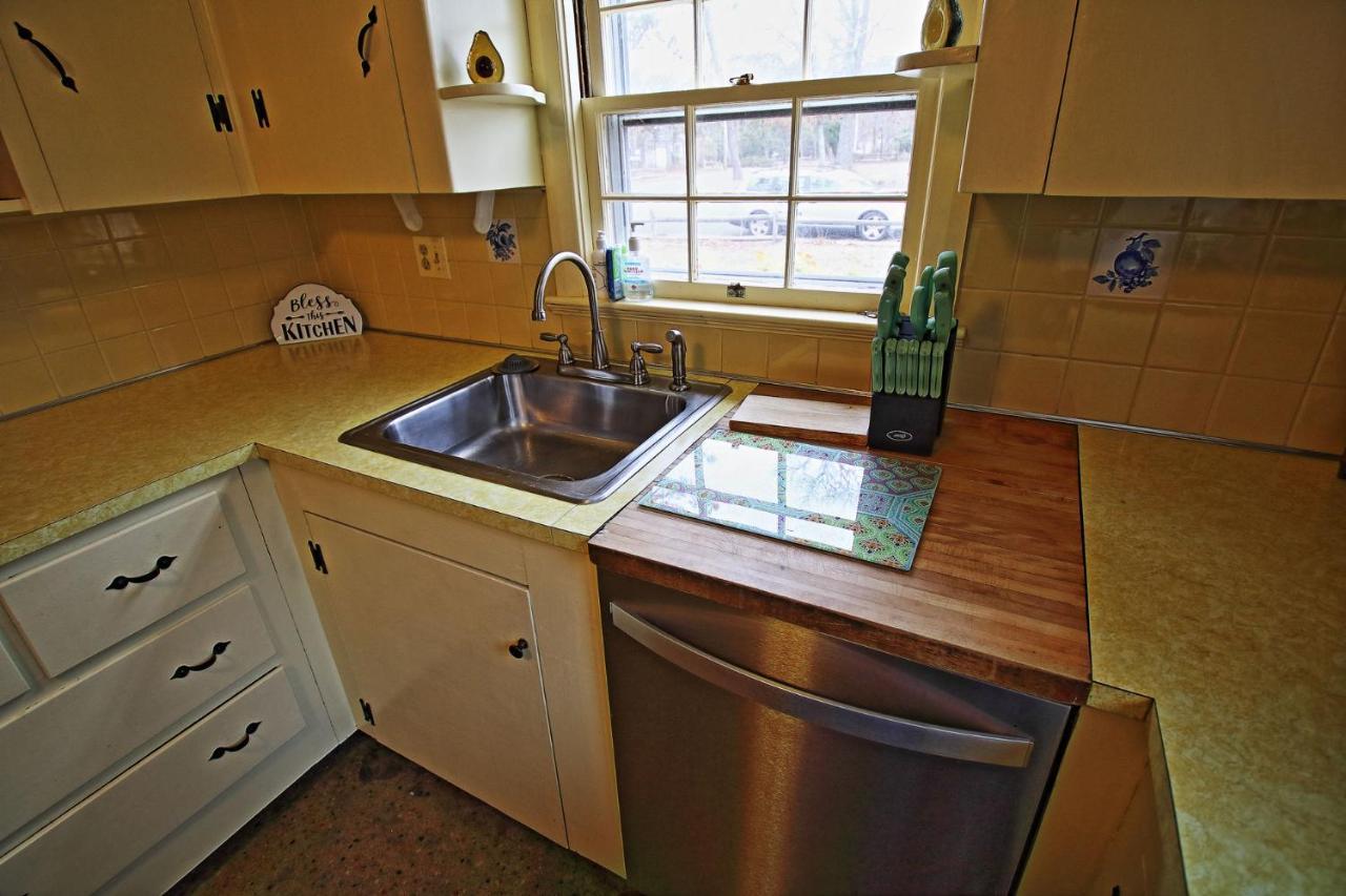 Lofted Cape Cottage By Leavetown Vacations South Yarmouth Exterior foto